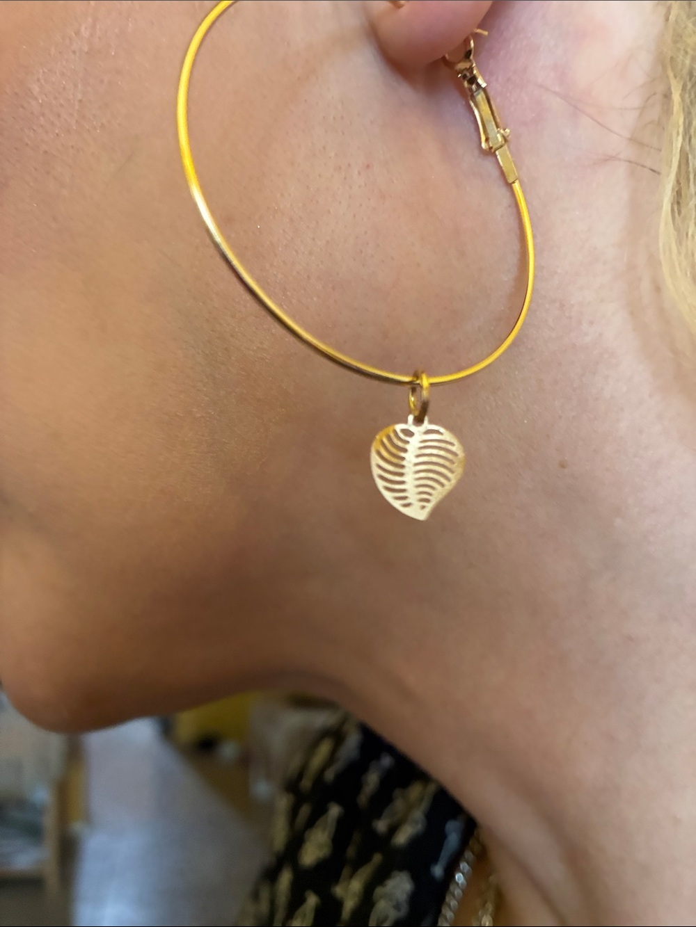 Lightweight Hoop Earrings with Leaf Charm hypoallergenic slim 50mm